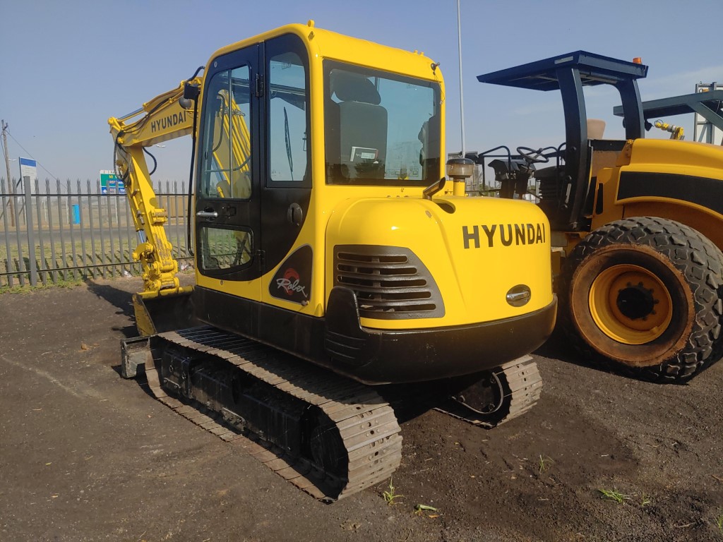 HYUNDAI ROBEX 55-7 MINI EXCAVATOR
