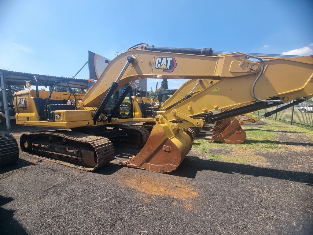 CATERPILLAR 330GC EXCAVATOR