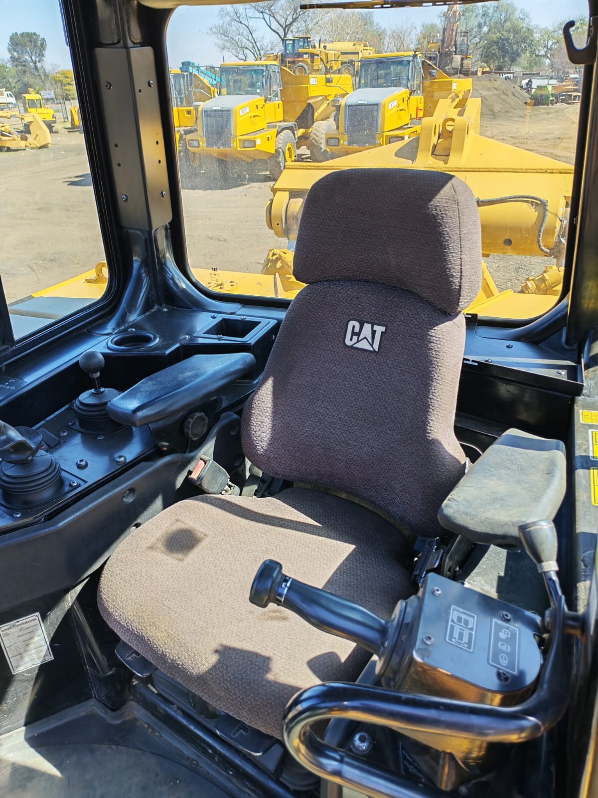 CATERPILLAR D8R DOZER