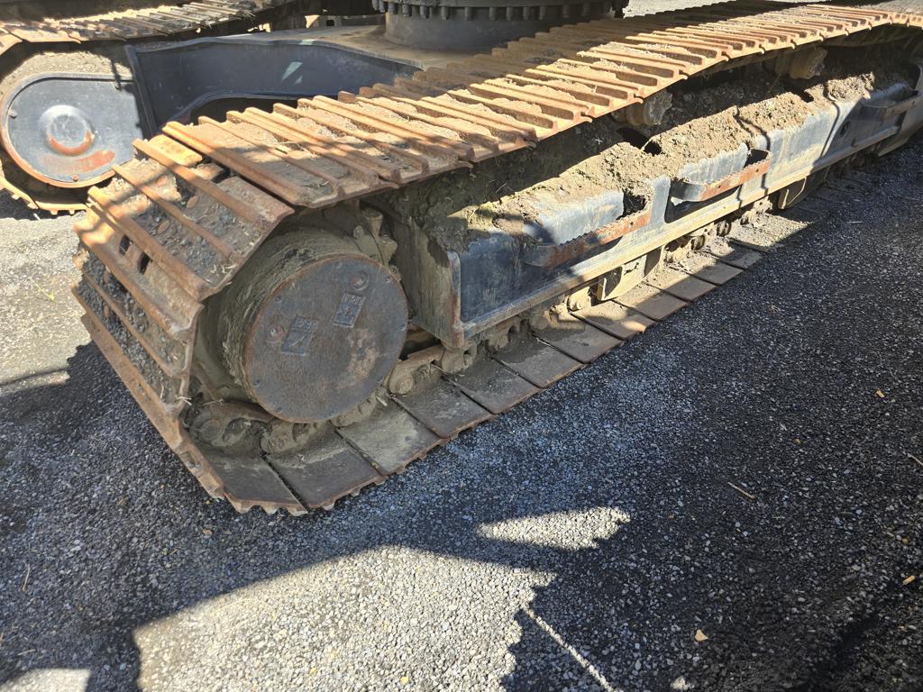 CATERPILLAR 320 EXCAVATOR