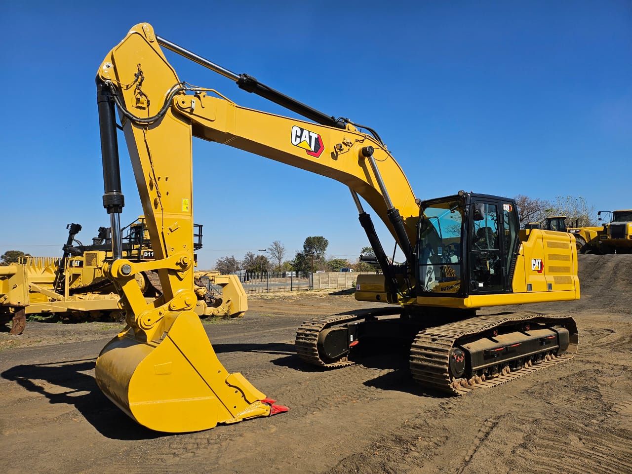 CATERPILLAR 330 EXCAVATOR