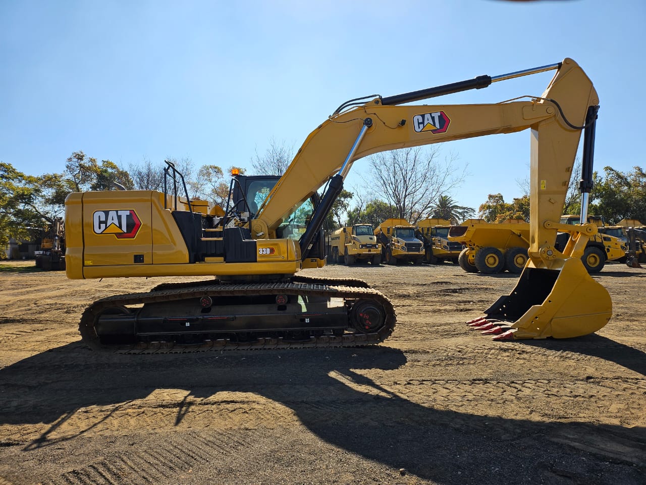 CATERPILLAR 330 EXCAVATOR