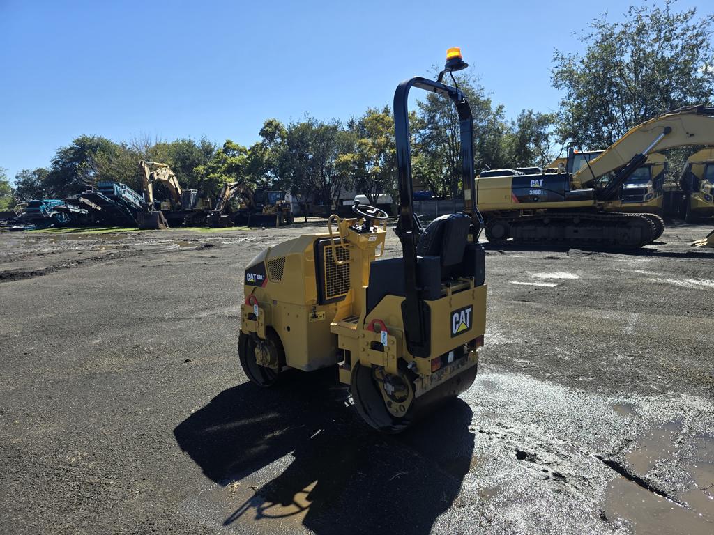 CATERPILLAR CB1.7 ROLLER