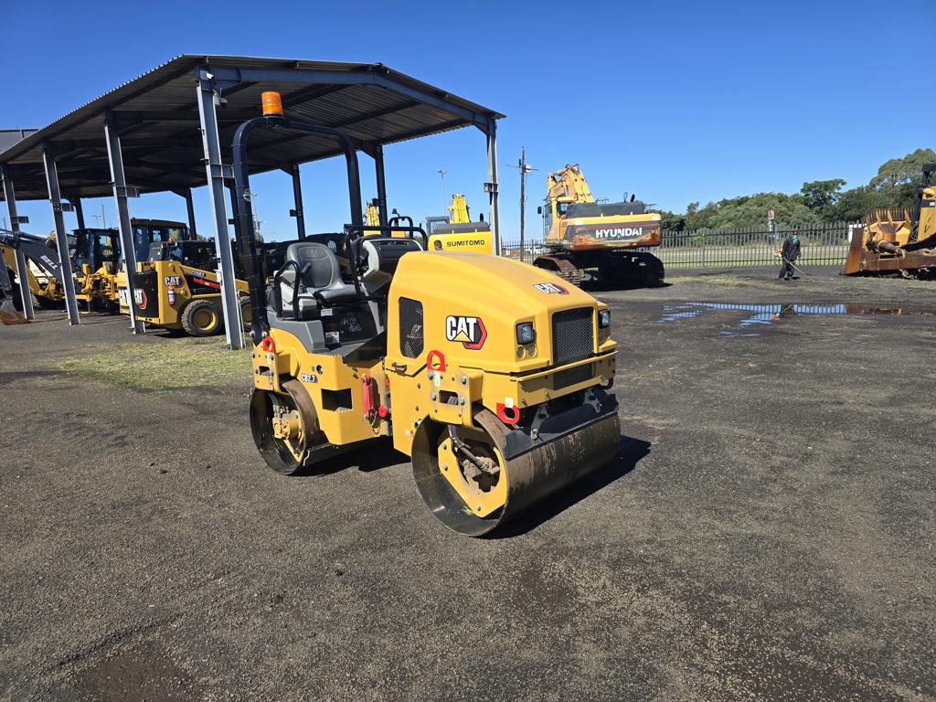 CATERPILLAR CB2.7 ROLLER