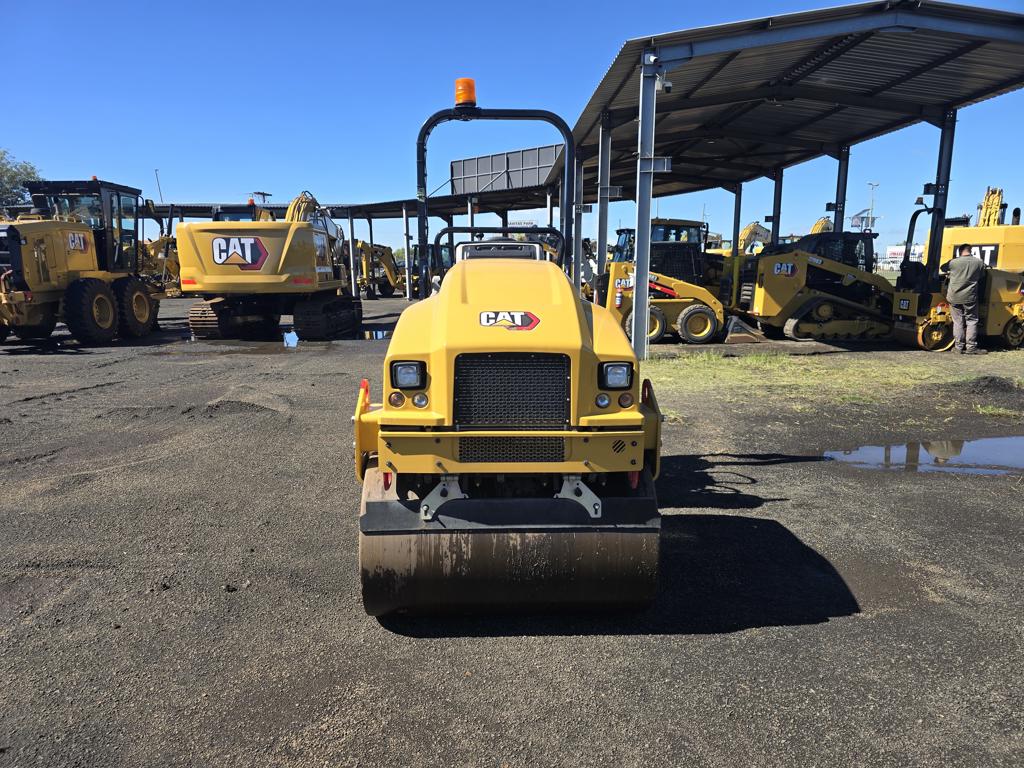 CATERPILLAR CB2.7 ROLLER