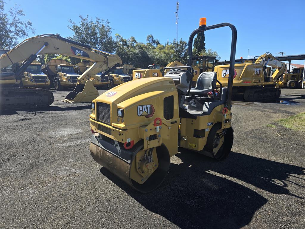 CATERPILLAR CB2.7 ROLLER