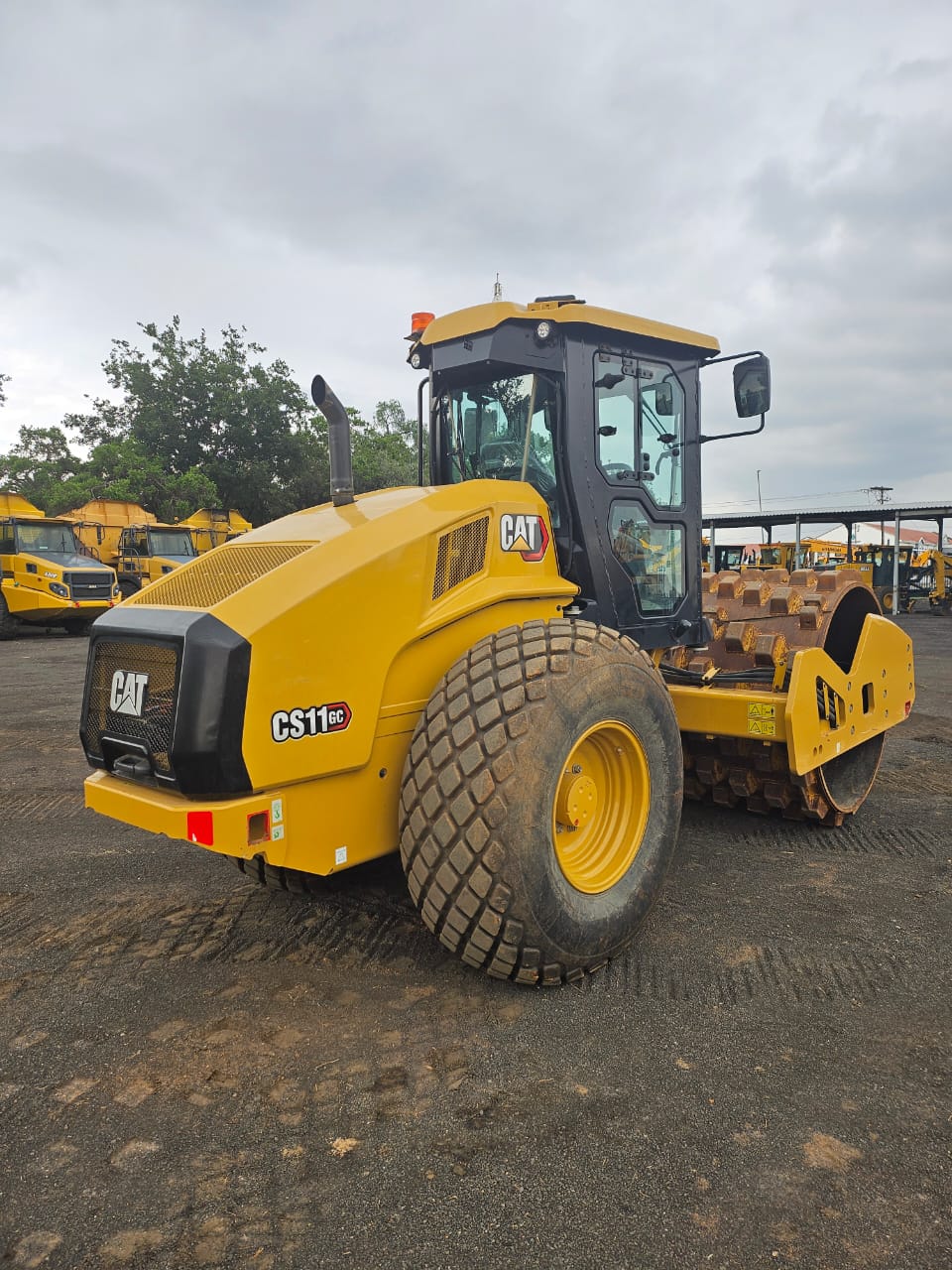 CATERPILLAR CS11GC ROLLER