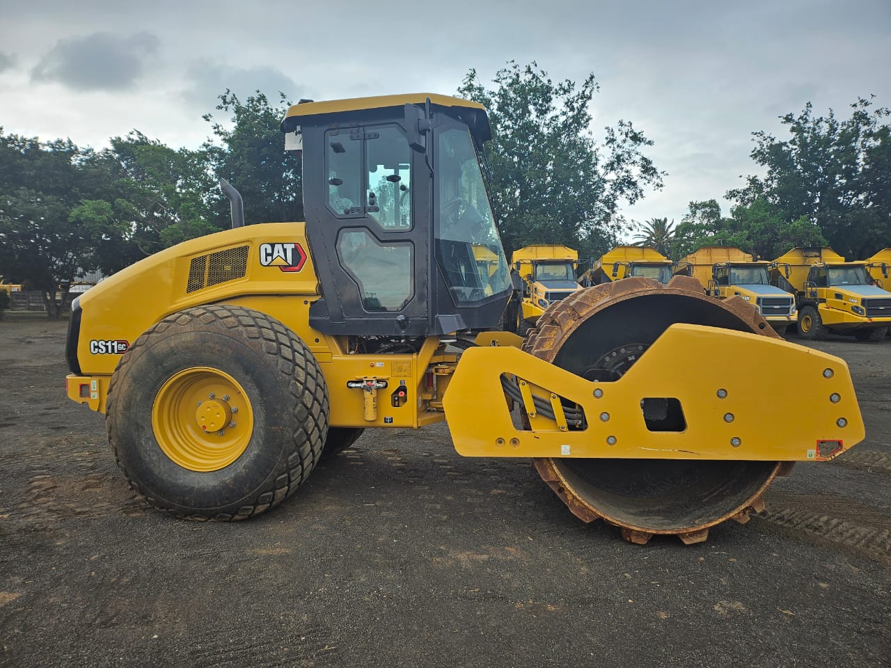 CATERPILLAR CS11GC ROLLER