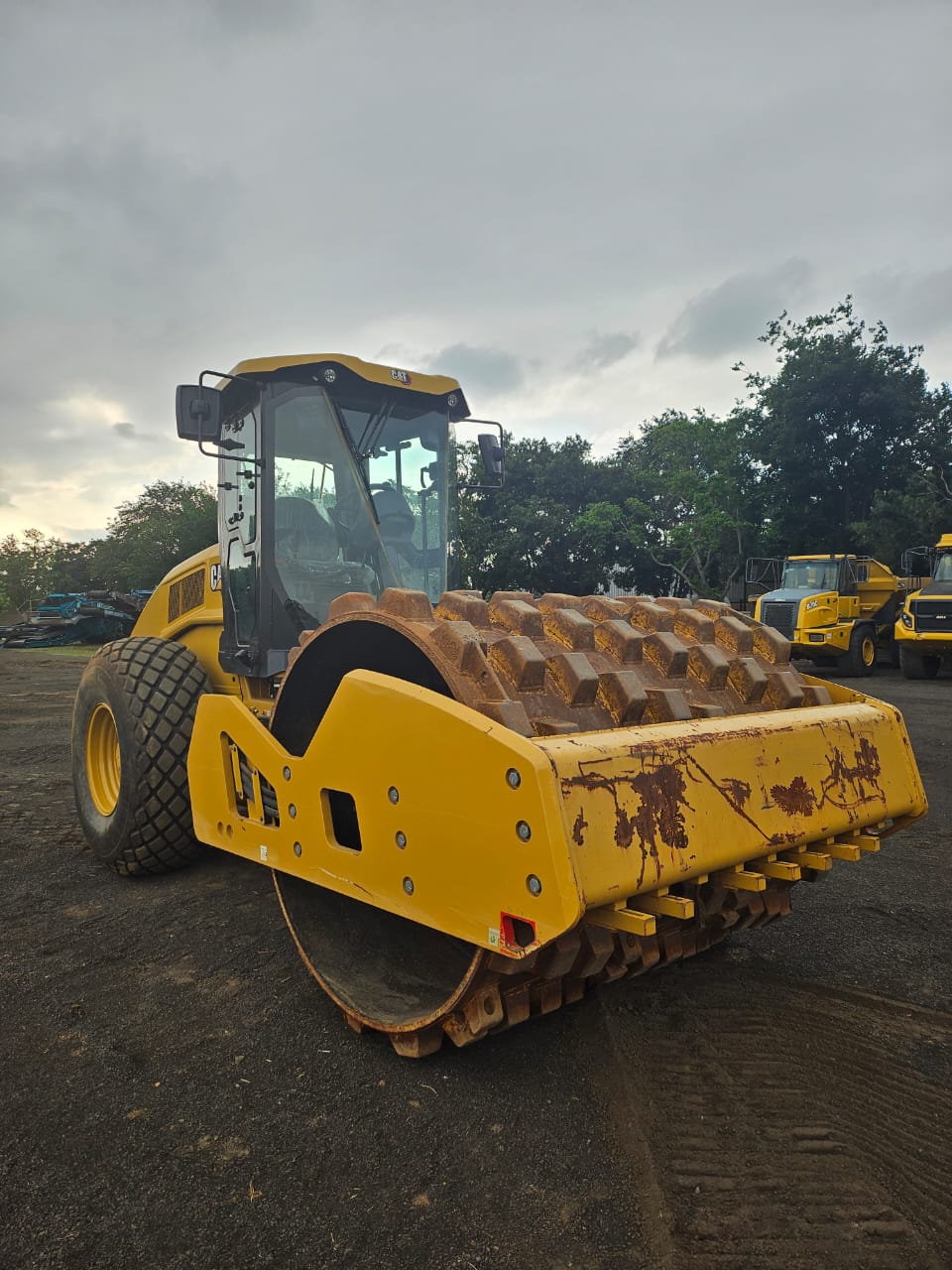 CATERPILLAR CS11GC ROLLER