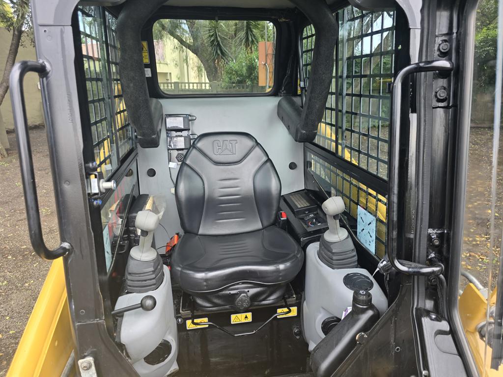 CATERPILLAR 226B3 SKIDSTEER