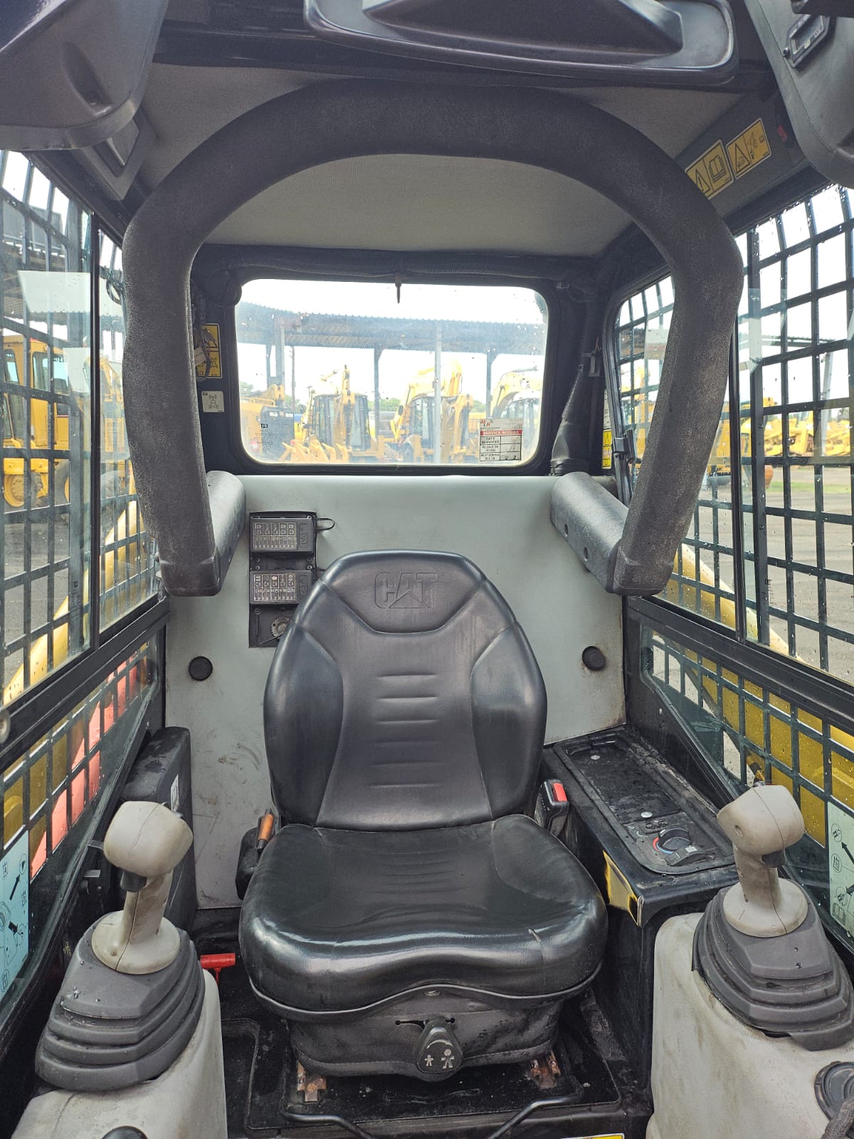 CATERPILLAR 226B3 SKIDSTEER