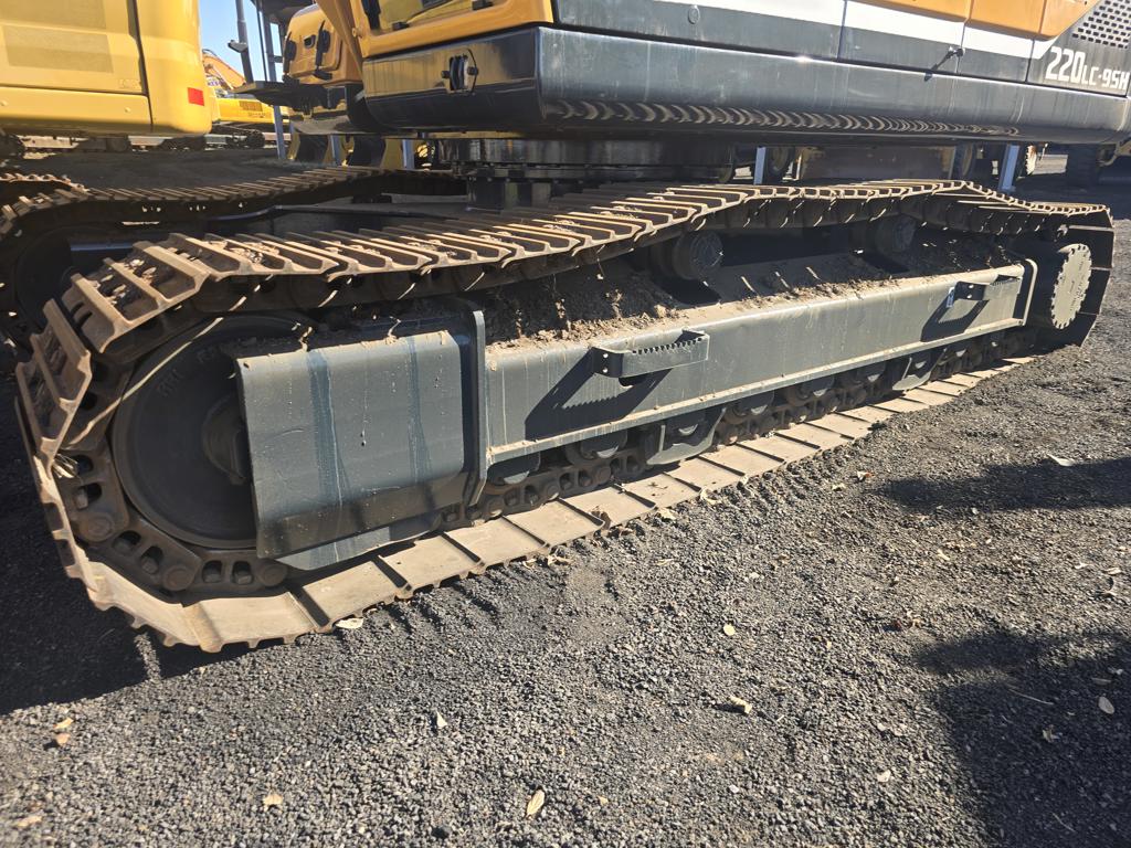 HYUNDAI 225LC-9SH EXCAVATOR