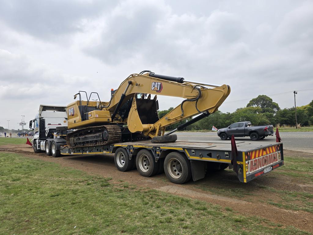 CATERPILLAR 320 EXCVATOR